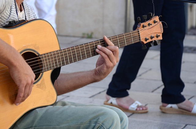 guitar-445387_640.jpg
